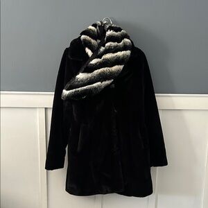 Dennis Basso Black and White Faux Fur Teddy Jacket. Size Small, hood, scarf.